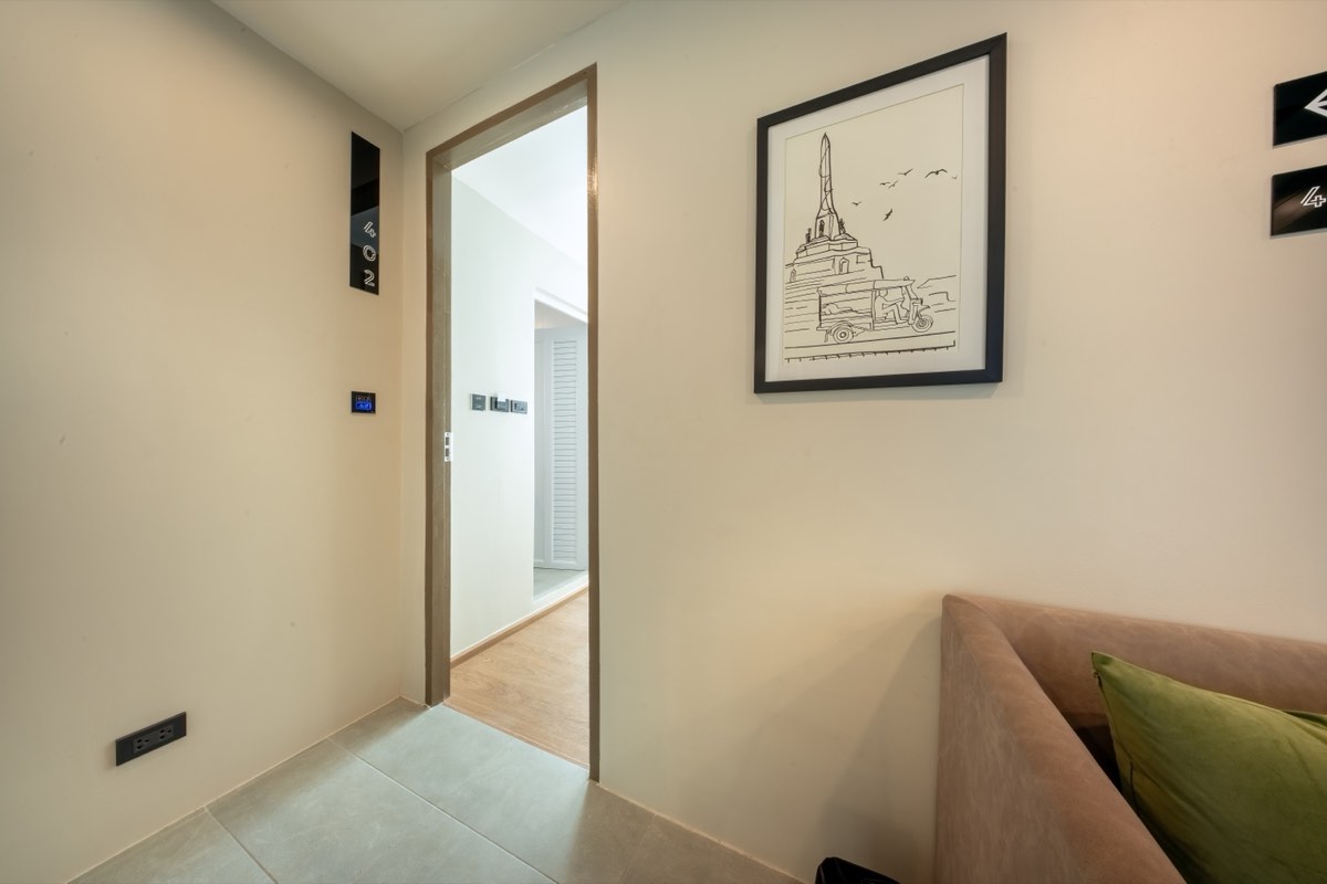 Room 402